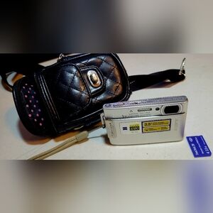 (SOLD)Sony Cybershot DSC-T200 8.1MP Digital Camera | 5x Optical Zoom NEW